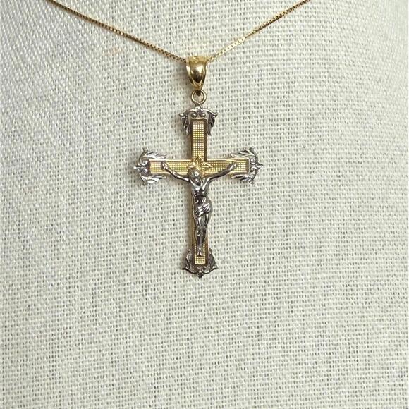14k Solid Gold Cross Pendant - Picture 1 of 5